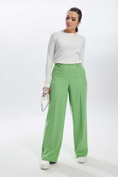 Белый трикотажный джемпер с разрезами и круглой горловиной Mislana С904 - фото 4