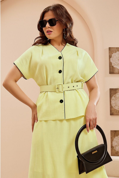 Дизайнерский костюм с контрастными кантами и съемным поясом Lissana 4649 желтый - фото 5