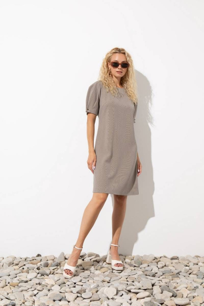 Платье на каждый день бежевое с вытачками и складками Femme & Devur 80160 1.32F(170) - фото 2