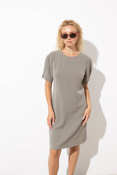 Платье на каждый день бежевое с вытачками и складками Femme & Devur 80160 1.32F(170) - фото 1