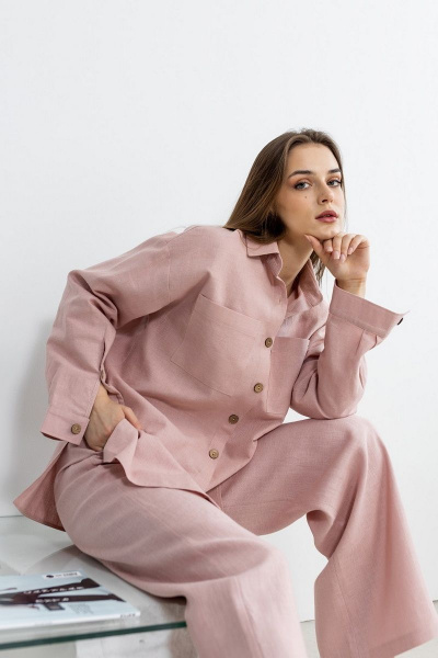 Деловой летний костюм из льна с рубашкой и брючками палаццо Atelero 1053 розовая_пудра - фото 4
