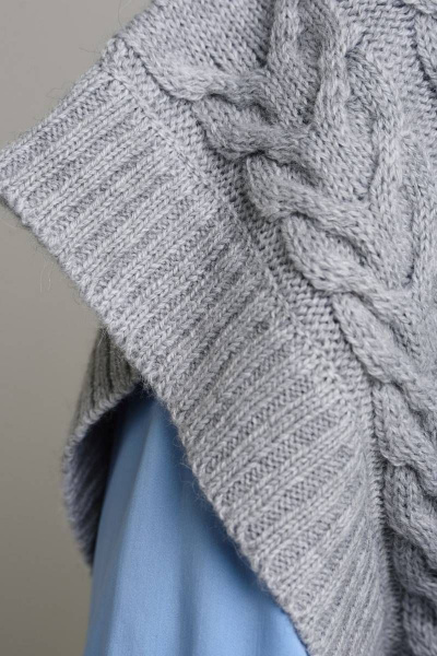 Серый жилет из полушерсти с высоким воротом и переплетением Femme & Devur 30451 1.4D(170) - фото 5