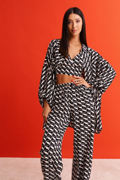 Летний укороченный топ из геометрической вискозы ANNETE A689 - фото 3