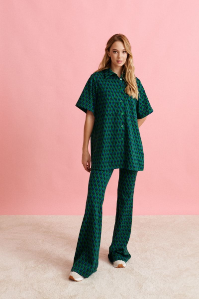 Летний комплект брюки и рубашка из трикотажа с принтом ANNETE A4130/2 - фото 4