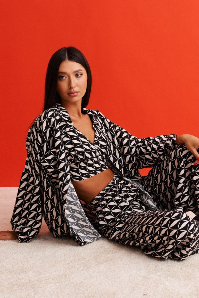 Летний укороченный топ из геометрической вискозы ANNETE A689 - фото 1