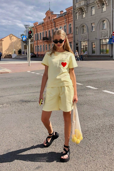 Женский трикотажный комплект футболка с карманом и шорты i3i Fashion 402/2 желтый - фото 2
