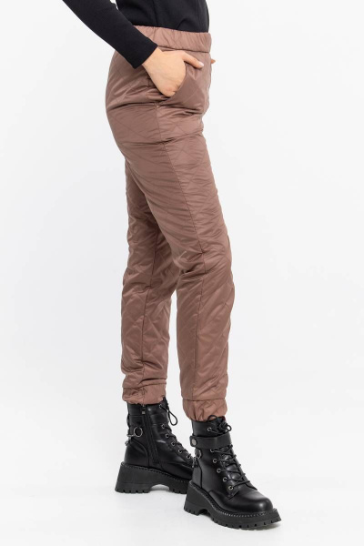 Демисезонные бежевые брюки из плащёвой ткани Domna 12107 темно-бежевый(170) - фото 3