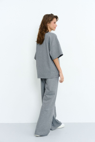 Трикотажный костюм из джемпера и брюк с наклонными карманами Luitui R4025 серый - фото 5