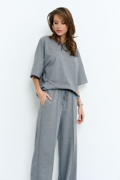 Трикотажный костюм из джемпера и брюк с наклонными карманами Luitui R4025 серый - фото 2