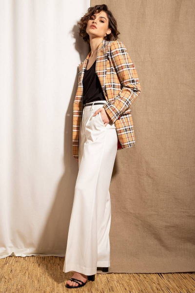 Жакет деловой в клетку из текстиля на пуговицах Nova Line 10381 бежевый - фото 2