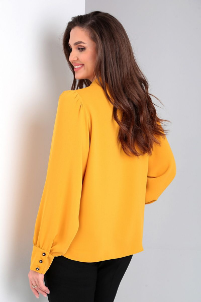 Демисезонная блуза с воротником-стойкой и присборенным рукавом Таир-Гранд 62423 горчица - фото 2