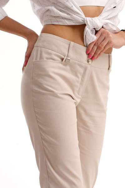 Зауженные укороченные брюки с разрезами из хлопка IUKONA Б474 бежевый - фото 7