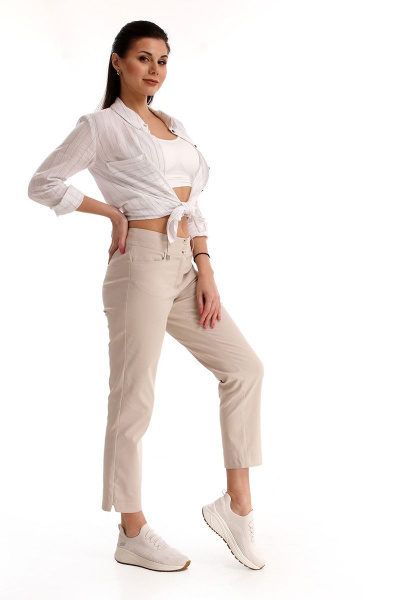 Зауженные укороченные брюки с разрезами из хлопка IUKONA Б474 бежевый - фото 1
