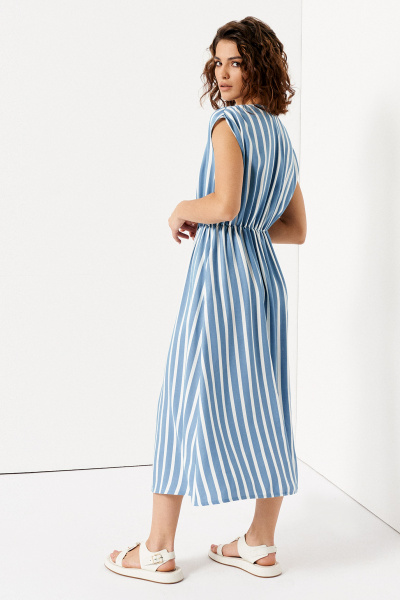 Легкое сарафанное платье из вискозы с пуговицами и карманами Панда 138180w голубой - фото 4