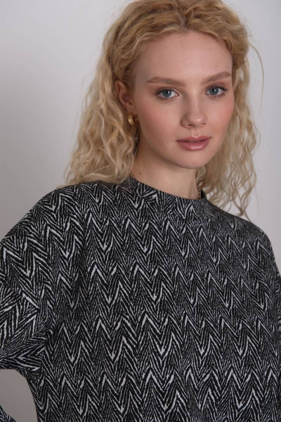 Платье свободного силуэта из трикотажа с карманами Femme & Devur 80141 1.32F(170) - фото 4