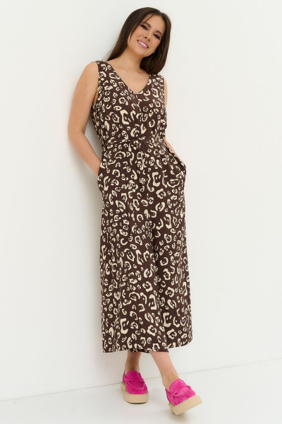 Демисезонный прямой комбинезон из вискозы с поясом Магия моды 2238 коричневый - фото 7