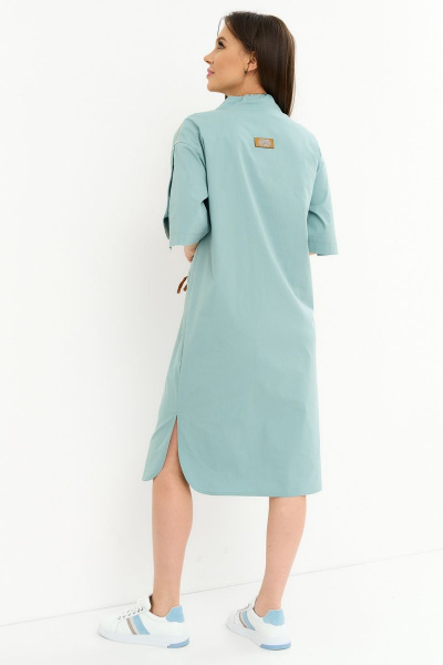 Платье свободного кроя с воротником-стойкой и съемным карманом Магия моды 2243 шалфей - фото 2