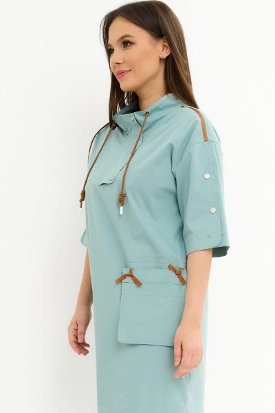 Платье свободного кроя с воротником-стойкой и съемным карманом Магия моды 2243 шалфей - фото 4