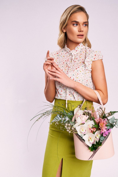 Многоцветная блуза с нагрудными вытачками и топ в комплекте KaVaRi 4006 молочный_принт-яркие_цветы - фото 4