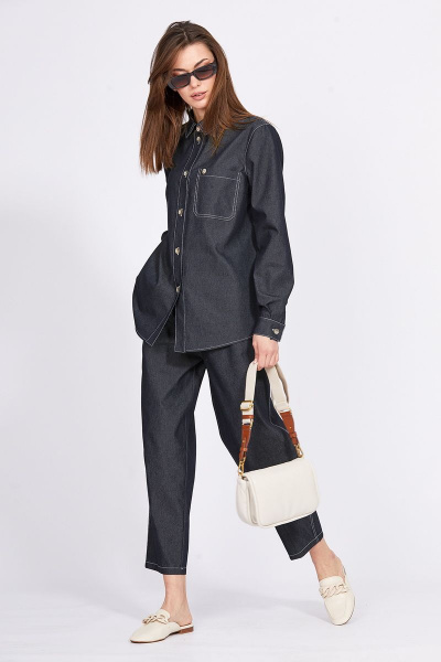 Блуза из джинса с накладным карманом и контрастной строчкой EOLA 2370 темно-синий - фото 7