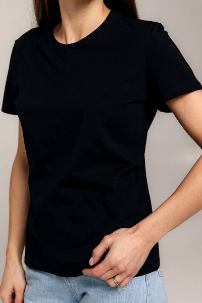 Майка черная классическая из хлопка с круглым вырезом Romgil 624ЛХТЗ черный - фото 4