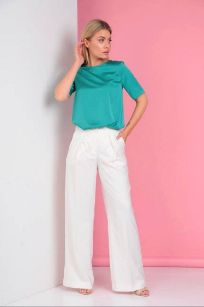 Белый деловой костюм из текстиля: жакет и брюки со складками Takka Plus 23-177 молочный - фото 4