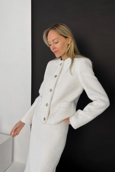 Жакет Шанель из фактурного твида с декоративными пуговицами HELEN BIRCH J014b молочный - фото 2