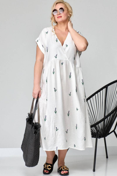 Летнее платье из тонкой вискозы с вышивкой и свободным кроем SOVA 11014 молочный_лаванда - фото 1