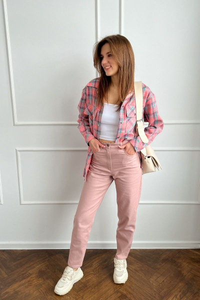 Розовые джинсовые брюки с зауженным к низу фасоном i3i Fashion 700/1 нюд - фото 1