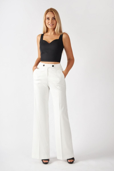 Летний комплект из белой блузки и прямых брюк на поясе Azzara 822 - фото 1