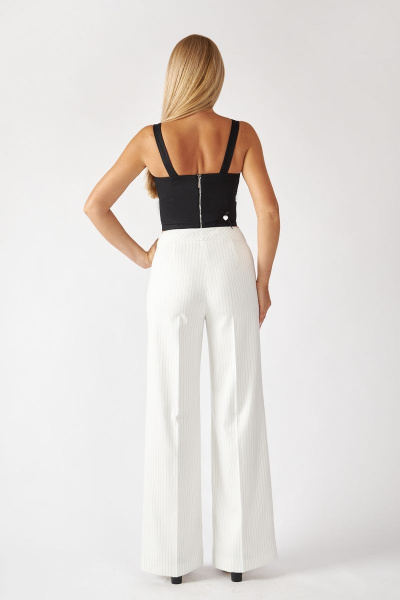 Летний комплект из белой блузки и прямых брюк на поясе Azzara 822 - фото 3