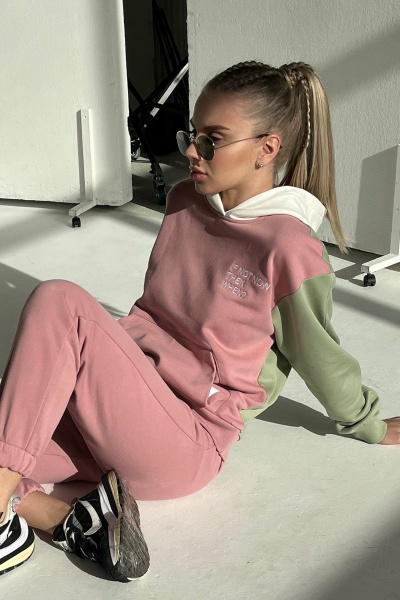 Розовый брючный костюм из трикотажа со свободным худи RAWR 339 пыльная_роза/молочный/олива - фото 5