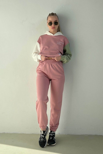 Розовый брючный костюм из трикотажа со свободным худи RAWR 339 пыльная_роза/молочный/олива - фото 4