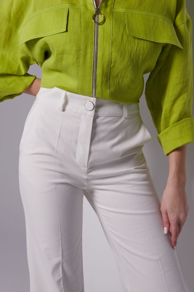 Белые джинсовые брюки с посадкой на талии и манжетами DAVYDOV 6260 - фото 6