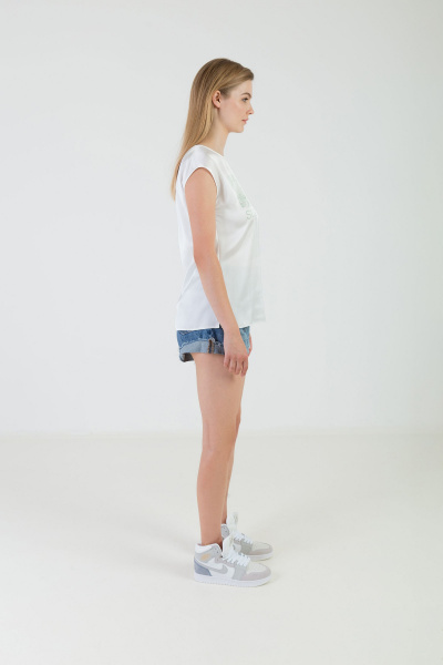 Белая атласная блуза с разрезами и печатью Elema 2К-12491-1-164 белый/олива_принт - фото 5