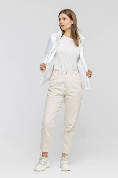 Белая стёганая куртка из плащёвки с карманами InterFino 02-2022 белый - фото 6