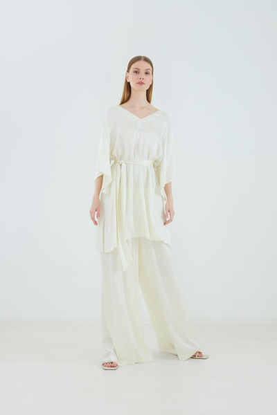 блуза женская с коротким рукавом и разрезами белая из вискозы Elema 2К-12708-1-170 молочный - фото 3