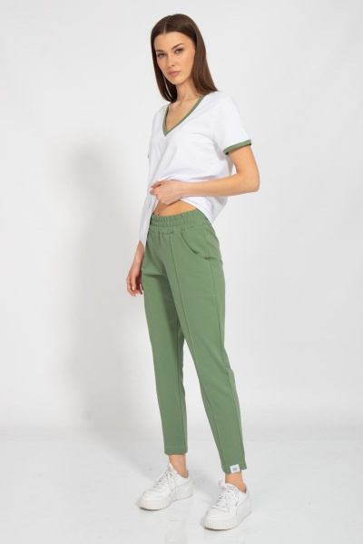 Майка белая из нежного футера с V-образным вырезом для спорт-стиля Kivviwear 40381.27 - фото 4