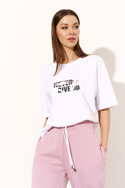 Трикотажный костюм с футболкой и зауженными брюками DILIA 0744 пудровый - фото 2