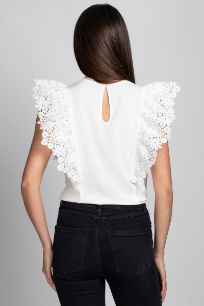 Белая блуза из вискозы и кружева с рюшей и капелькой VIZAVI 690 молочный - фото 5