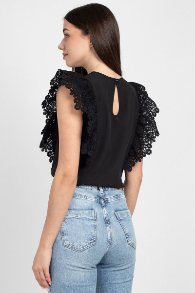 Черная блуза с рельефами и кружевной рюшей VIZAVI 690 черный - фото 2
