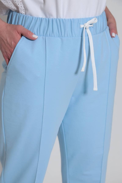 Спортивный комплект: футболка и брюки с вышивкой и защипами TAiER 1181 - фото 4