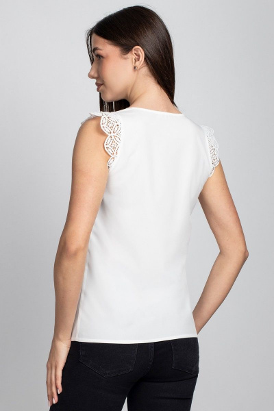 Блуза белая из вискозы и кружева с рюшей и воротом VIZAVI 681 молочный - фото 4
