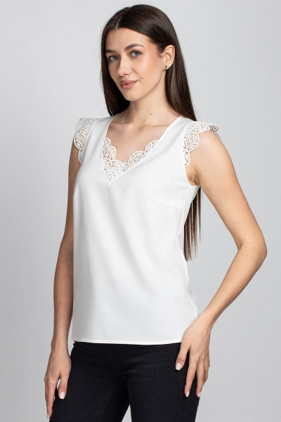 Блуза белая из вискозы и кружева с рюшей и воротом VIZAVI 681 молочный - фото 1
