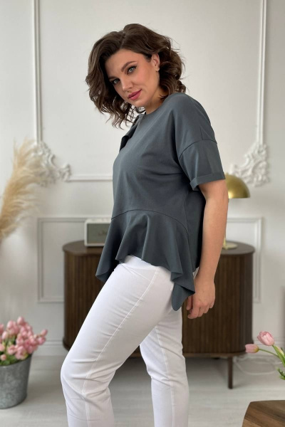 Джемпер в летнем стиле из трикотажа с валаном Rumoda 2122 графит - фото 6