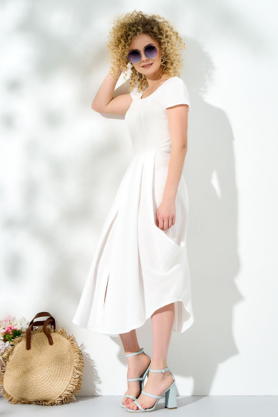 Приталенное летнее платье из хлопкового муслина с разрезом Euromoda 452 белый - фото 2