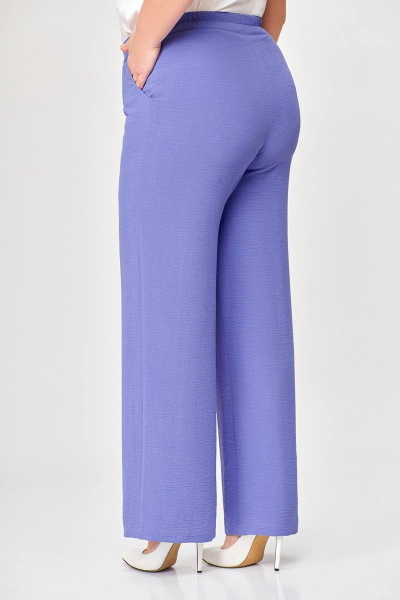 Костюм 2-ка жакет приталенный и брюки прямые из ткани с эффектом жатки Swallow 657.1 фиолетовый - фото 15