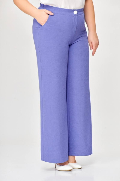 Костюм 2-ка жакет приталенный и брюки прямые из ткани с эффектом жатки Swallow 657.1 фиолетовый - фото 14