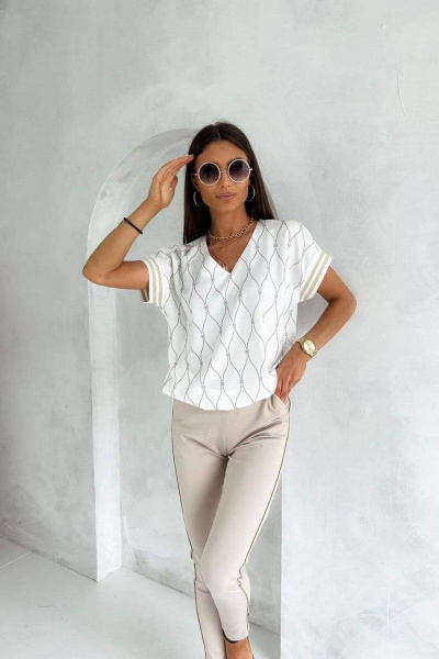 Летняя блузка с коротким рукавом и V-горловиной Nika.PL 02011 молочный - фото 5