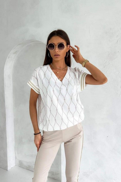 Летняя блузка с коротким рукавом и V-горловиной Nika.PL 02011 молочный - фото 1